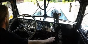 Shifting the 1950 Kenworth