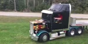 AWESOME MINI TRUCK KIDS