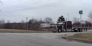 Nice sounding Peterbilt 379