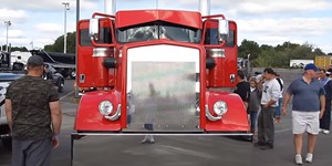 Kenworth W900l large car roll off jake braking