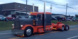 Amazing Peterbilt 379 Truck Making Jake Brake is Gonna Make You Have So Much Fun