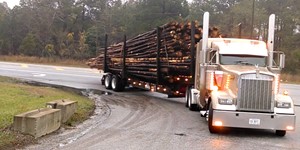 Kenworth with loud Jakes!