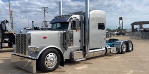 2022 Peterbilt Left Lane 389