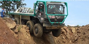 8X8 Mercedes-Benz Truck trial