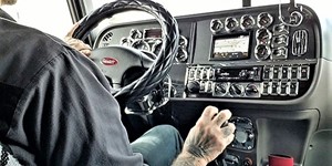 Shifting Gears in my Peterbilt 389 18 Speed