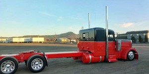 Lowered Peterbilt Truck